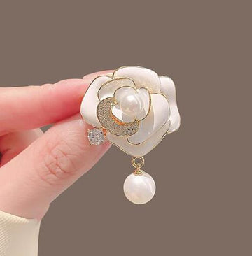 XSB137 - Camellia pearl brooch